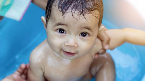 نکاتی درباره حمام کردن نوزاد و مراقبت های پس از آن ، از چه صابونی برای شست و شوی بدن نوزاد استفاده کنیم؟