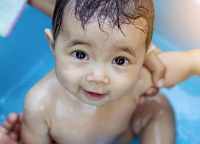نکاتی درباره حمام کردن نوزاد و مراقبت های پس از آن ، از چه صابونی برای شست و شوی بدن نوزاد استفاده کنیم؟
