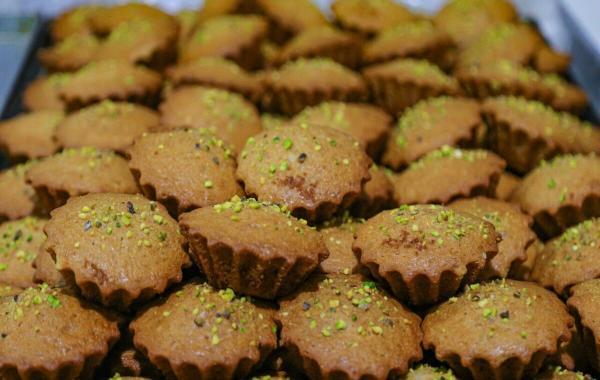 طرز تهیه کیک یزدی خانگی با پف عالی (گام به گام)